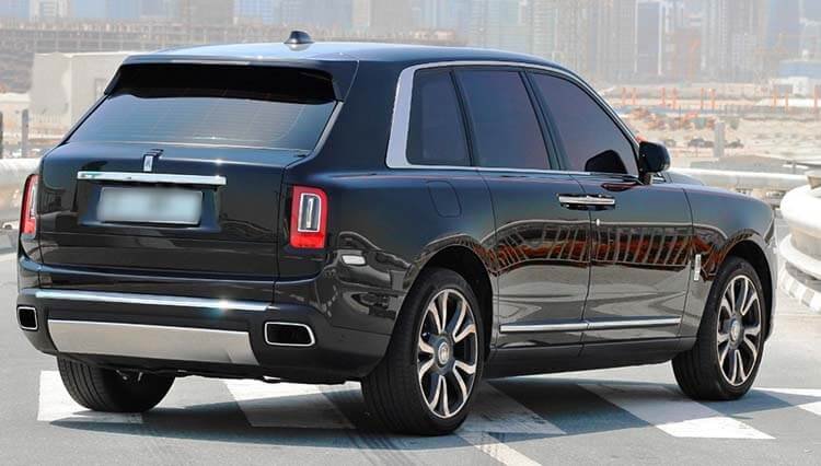 Rent-Rolls-Royce-Cullinan-in-Dubai